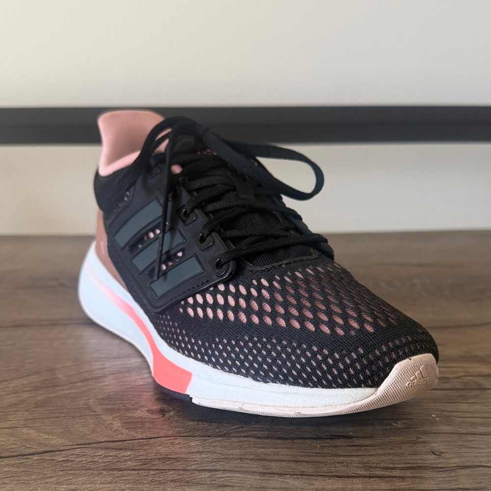 Adidas Bounce Women's Black and Pink Athletic Shoes size 7.5